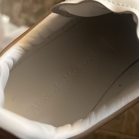 Alexander McQueen Oversized Low-Top Sneakers in White/ Camel, New, Size 41 - Picture 11 of 16
